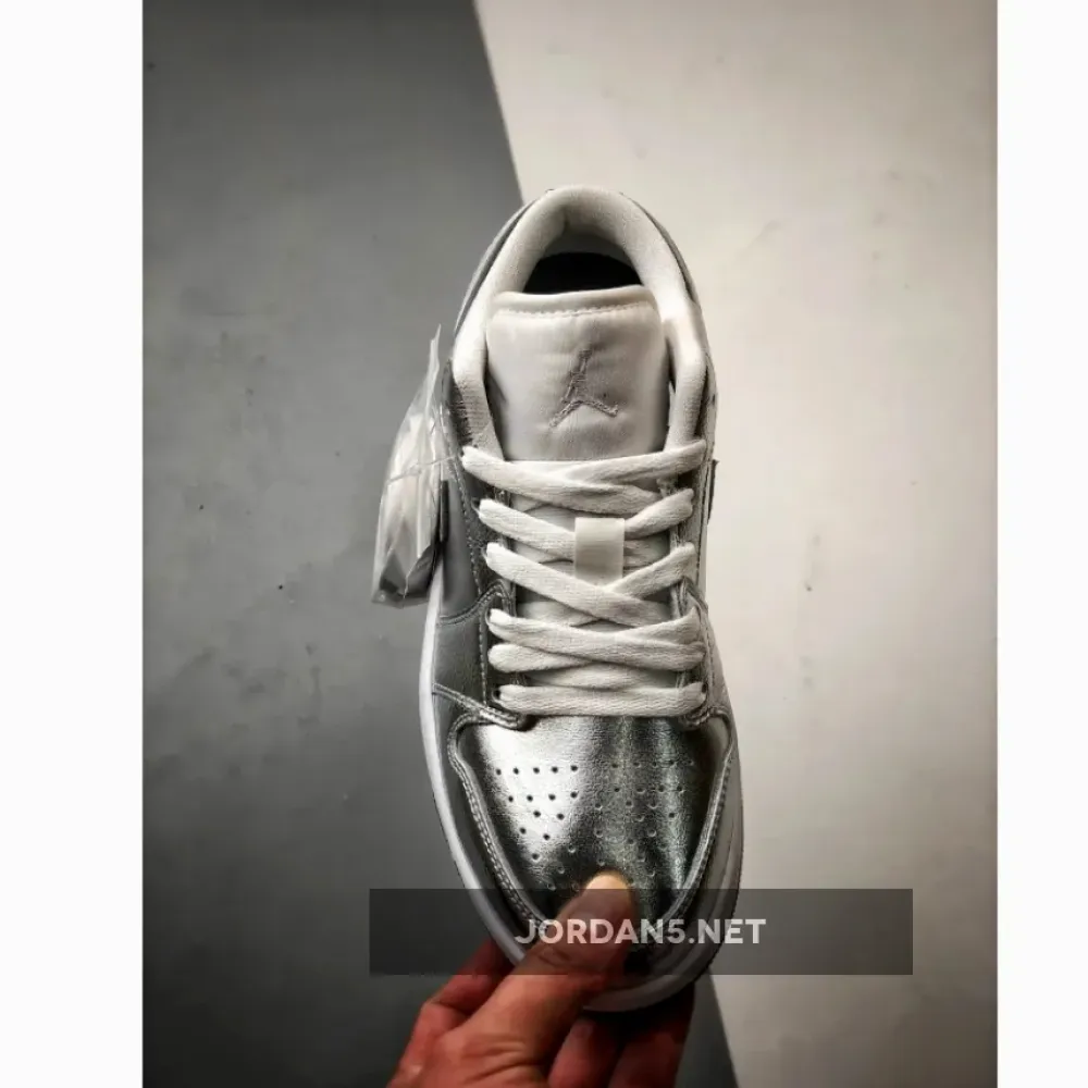 Air Jordan 1 Low Metallic Silver/Photon Dust  FN5030-001