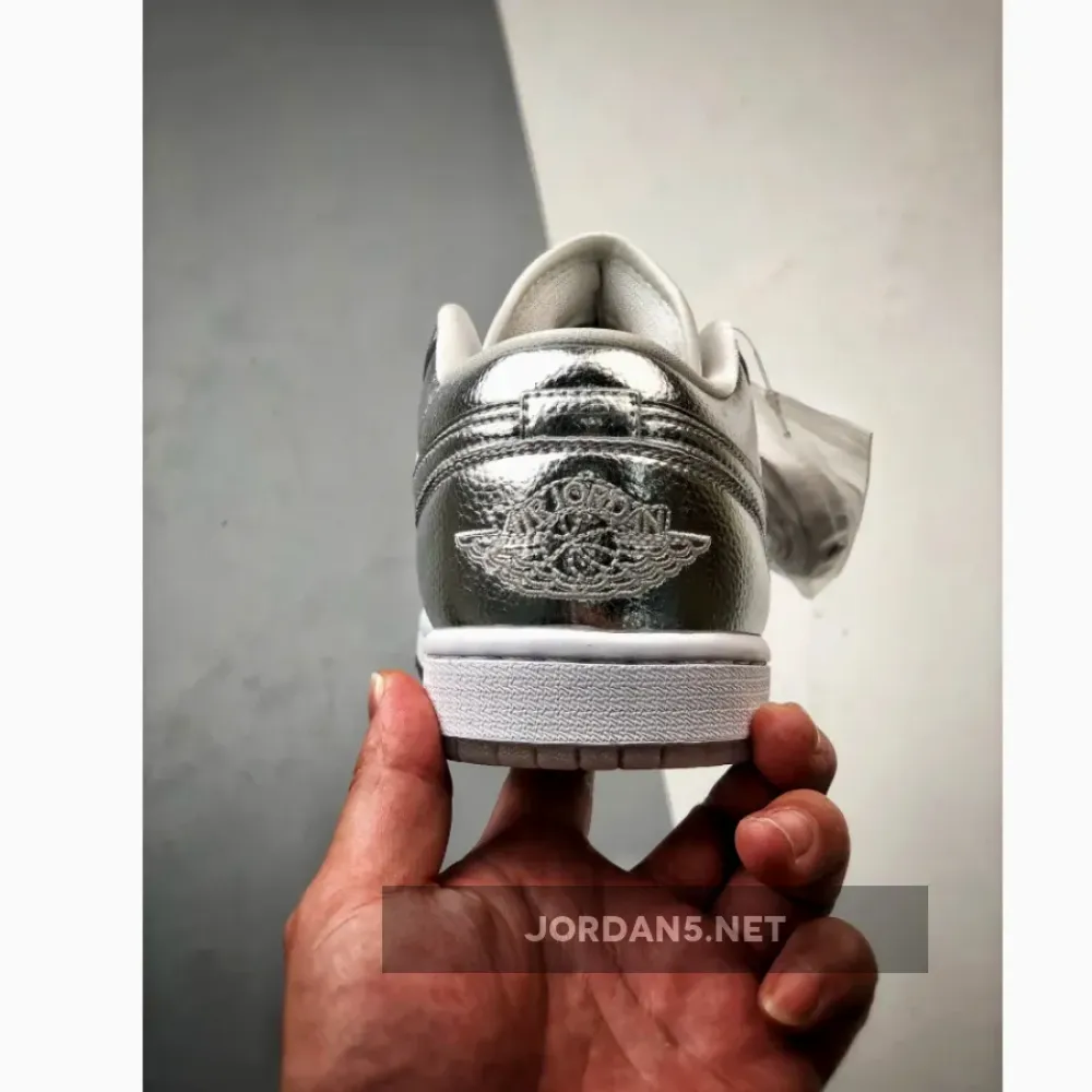 Air Jordan 1 Low Metallic Silver/Photon Dust  FN5030-001