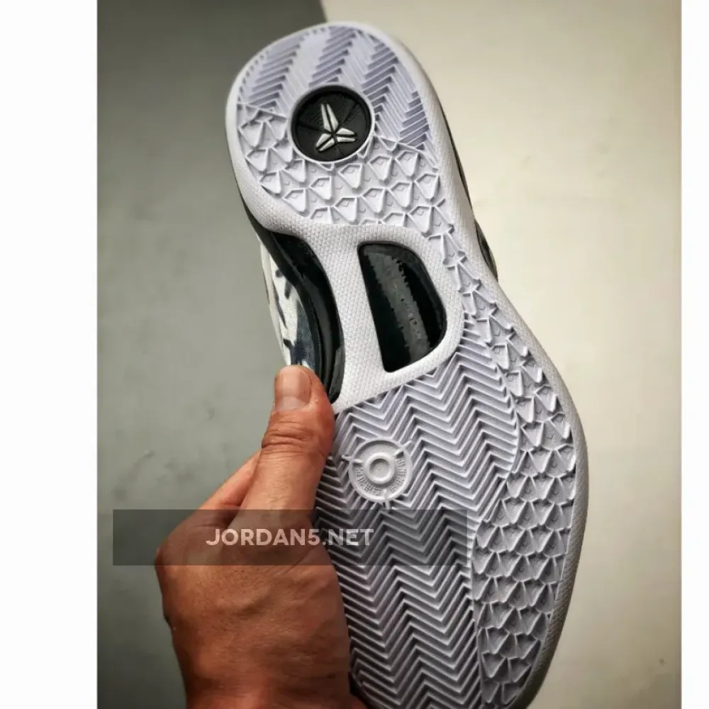 Nike Kobe 8 Protro “Mambacita” White/Metallic Gold-Black  FV6325-100