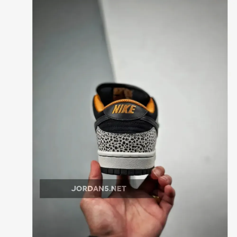 Nike SB Dunk Low “Safari”  FZ1233-002