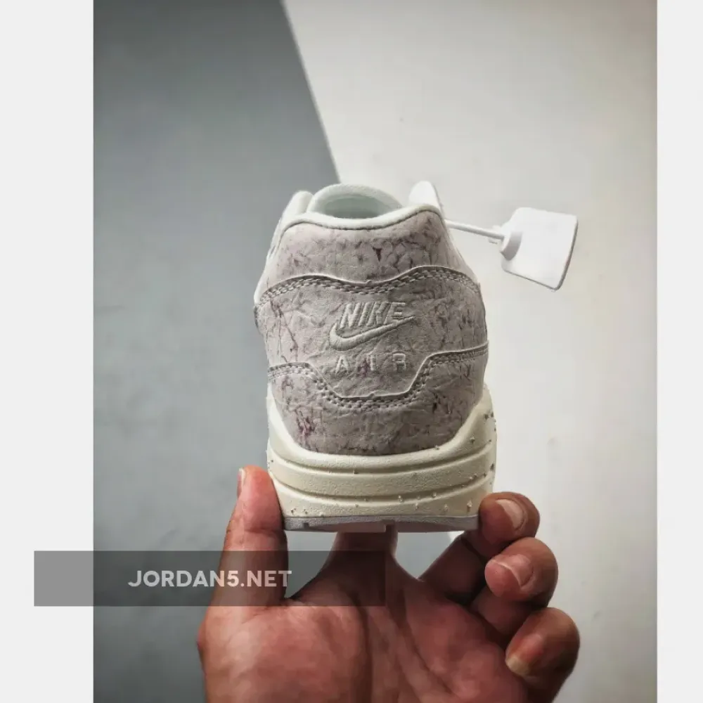 Nike Air Max 1 ’86 “Museum Masterpiece”  FZ2149-100